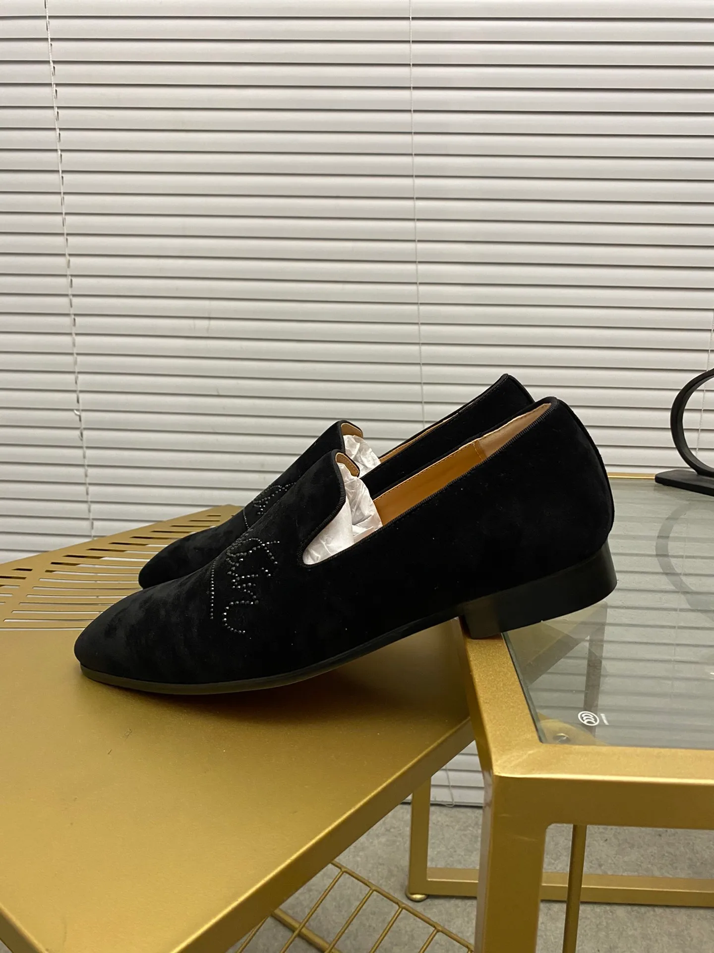 Made to order. Ex-factory price 500. christian louboutin (CL red sole shoes) counter series, casual sneakers 📢 📢 📢 Exclusive hot style release 🎈🎈💪 Movable latex feet 👻 Finished outsole line [Proud] 😝Female 35-40# Male 38#-46, global supply😝 [Top version]: original imported cowhide upper, top original leather lining, original molded TPU outsole, original 1:1 detail processing, original shoe last,